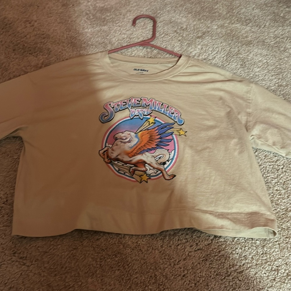 I am selling an Old Navy shirt that no longer fits me and is long sleeve.